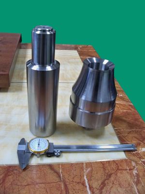 Μεγάλη Αντιδράσεις Σώμα Μούχλας και Μονάδες Σωλήνων CNC Μέρη Εργαλείων