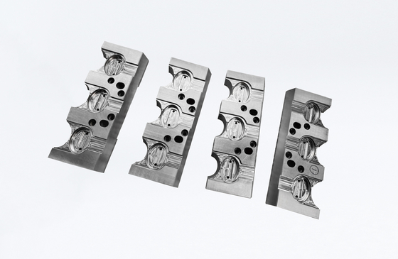 ASSAB Mold Steel Custom Μη τυποποιημένοι πυρήνες με ακρίβεια 0,005 mm για τα καλούπια συσκευασίας