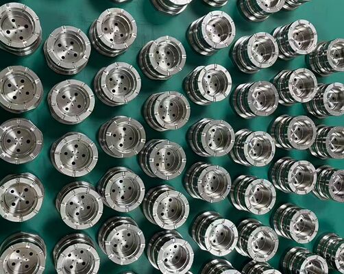 Πολλαπλές κοιλότητες για την εισαγωγή καλούπιων.