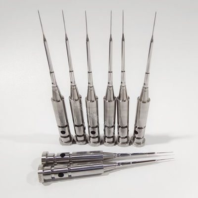 Επικεφαλής καρφίτσες ιατρικής σύριγγας.